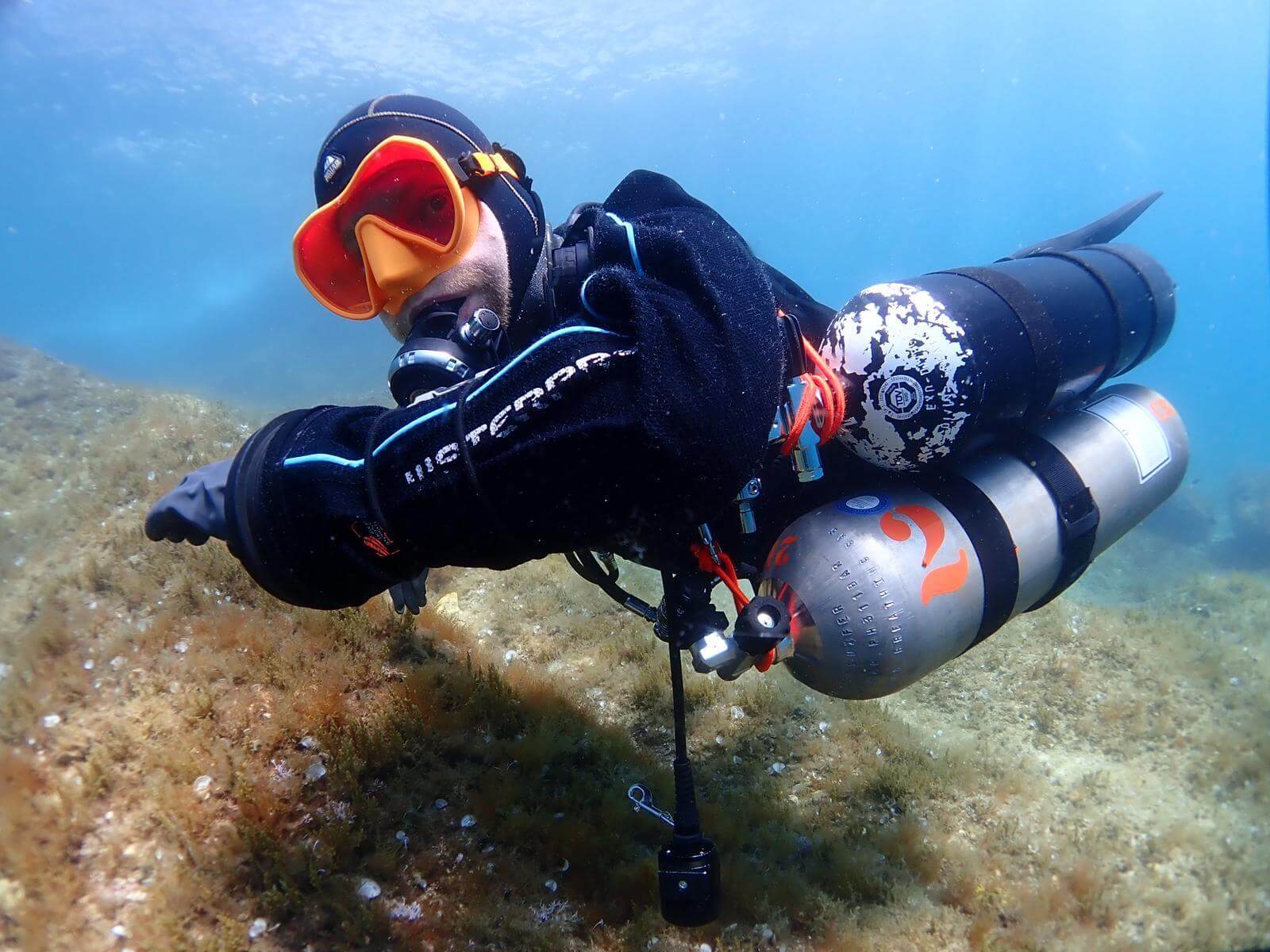 Sidemount-Taucher