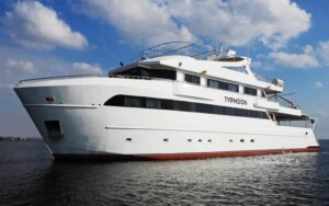 Schiff_Saudi_Explorer_01